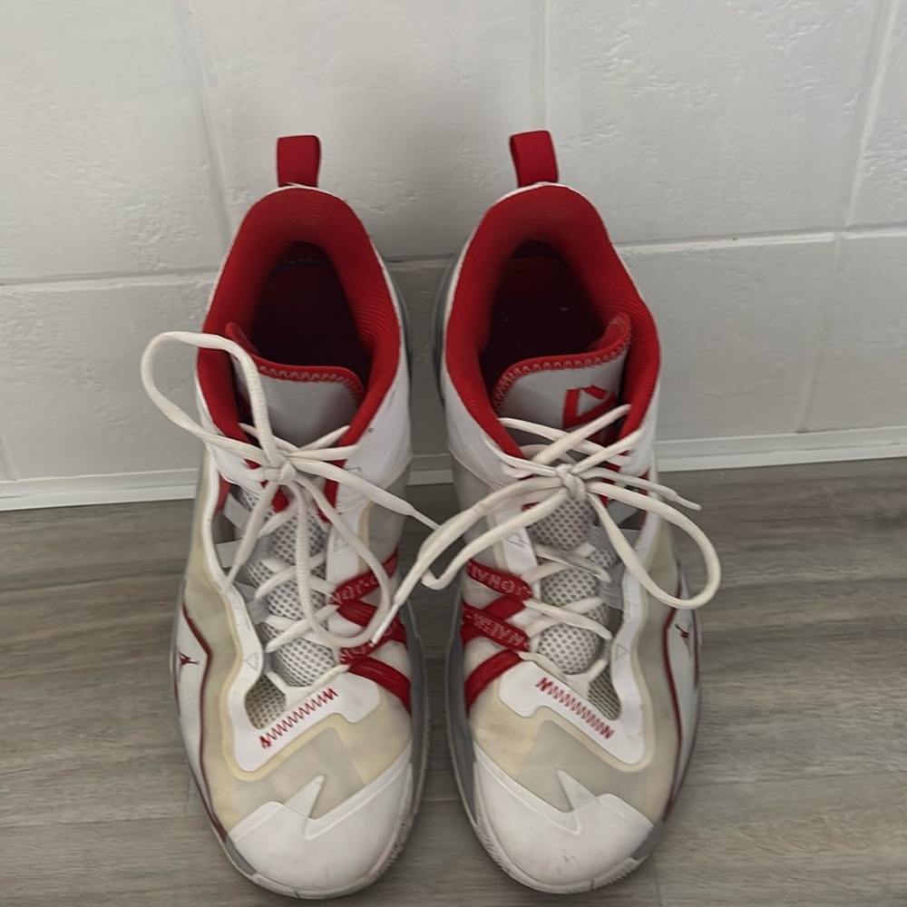 Men’s Jordans Westbrook athletic shoes
